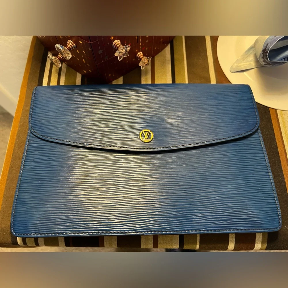 Louis Vuitton Montaigne EPI Clutch w/Coa